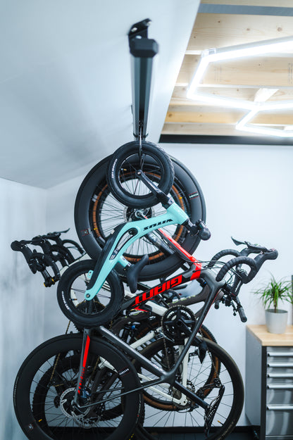 SpaceRail festing fyrir skáhallandi vegg